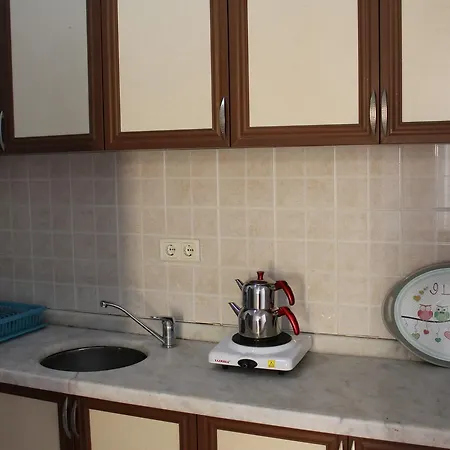 شقة فندقية Deniz Apart 2*