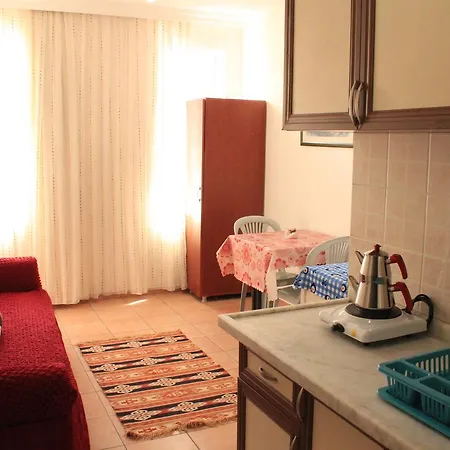 شقة فندقية Deniz Apart 2*